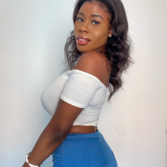 Meet your Posher, Kayla - Picture 1 of 1